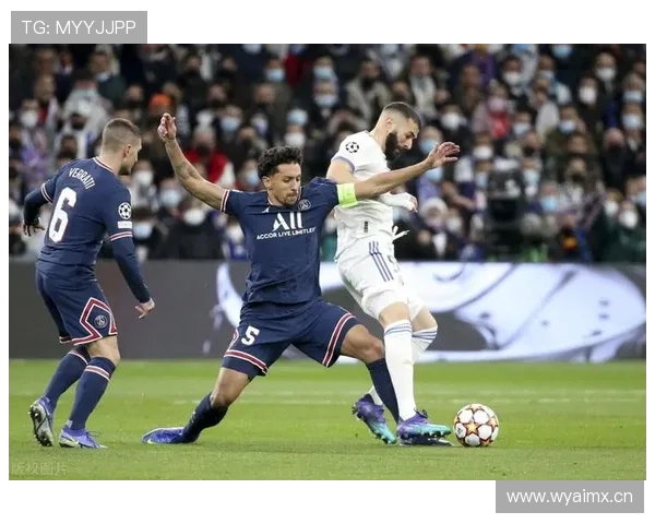 本泽马与莱万巅峰期进攻效率及关键战表现对比分析